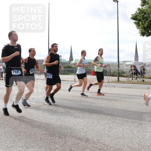 29.06.2025 - hella hamburg halbmarathon Lena Gebhardt http://msf.ph/oto/8279045 29.06.2025 10:20:25 Lombardsbrücke 7101, 5812, 811, 104, 1011, 1046, 1069, 1110, 1115, 1471, 1474, 2053, 2064, 2478, 2834, 3278, 3434, 3733, 3781, 3842, 4154, 4166, 4288, 4422, 4539, 4585, 4614, 4737, 4739, 4754, 4869, 5181, 5397, 5556, 5625, 5659, 5811, 5812, 5831, 5937, 6951, 7018, 7101, 7131, 7519, 7739, 7744, 7808, 8025, 8387, 8462, 8588, 8738, 9136, 9196, 9722, 9735, 9873, 10041, 10414, 10550, 10595, 10613, 10622, 10647, 10701, 10754, 11028, 11100, 11603, 11835, 11995 meine-sportfotos.de