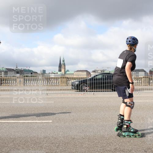 29.06.2025 - hella hamburg halbmarathon Lena Gebhardt http://msf.ph/oto/8279091 29.06.2025 09:05:02 Lombardsbrücke  meine-sportfotos.de
