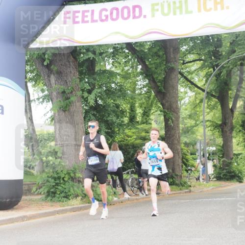 29.06.2025 - hella hamburg halbmarathon KatJ http://msf.ph/oto/8279096 29.06.2025 10:10:10 Zwischen KM18-KM19  meine-sportfotos.de