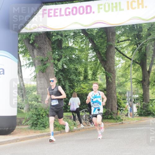 29.06.2025 - hella hamburg halbmarathon KatJ http://msf.ph/oto/8279137 29.06.2025 10:10:10 Zwischen KM18-KM19  meine-sportfotos.de