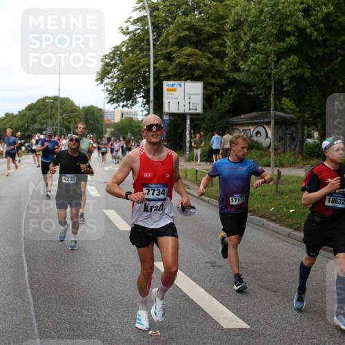 29.06.2025 - hella hamburg halbmarathon Yannick Fuchs http://msf.ph/oto/8279178 29.06.2025 10:37:22 20KM 1353, 1675, 1735, 2653, 4229, 4235, 5011, 5124, 5477, 7035, 7734, 9364, 9371, 9534, 9833, 10251, 11177, 11907, 12839, 13746, 13807, 14226, 14447, 14560, 14813, 15255, 15297, 15301, 15328, 15535, 15851, 15921, 16333, 16677, 17177, 17733, 17911, 18004, 18274, 18275, 18304, 18632, 18659, 18680, 18987 meine-sportfotos.de