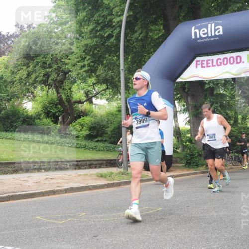 29.06.2025 - hella hamburg halbmarathon KatJ http://msf.ph/oto/8279200 29.06.2025 10:40:36 Zwischen KM18-KM19 3999, 6877, 7232 meine-sportfotos.de