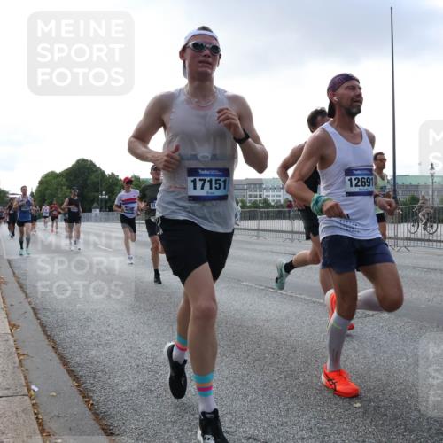 29.06.2025 - hella hamburg halbmarathon Lena Gebhardt http://msf.ph/oto/8279224 29.06.2025 09:45:29 Lombardsbrücke 10, 17151, 12691, 4129, 57, 1707, 1758, 1990, 2689, 2746, 3043, 4050, 4129, 4679, 4698, 4749, 5070, 5328, 5746, 5826, 6358, 6781, 7272, 7389, 7481, 7651, 7723, 8190, 8209, 8883, 9137, 9381, 9571, 9634, 10017, 10171, 10486, 10876, 11120, 11169, 11413, 11857, 12049, 12234, 12308, 12595, 12691, 12900, 12988, 13066, 13618, 14028, 14140, 14289, 15672, 15883, 16157, 16713, 16818, 17428 meine-sportfotos.de
