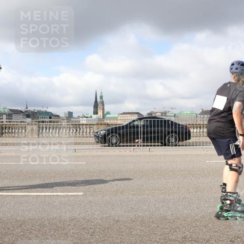 29.06.2025 - hella hamburg halbmarathon Lena Gebhardt http://msf.ph/oto/8279247 29.06.2025 09:05:02 Lombardsbrücke  meine-sportfotos.de
