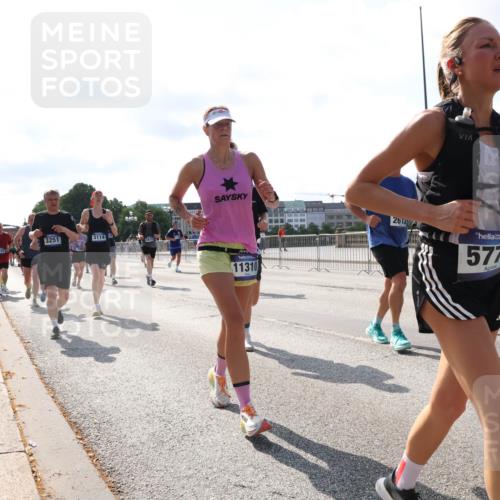 29.06.2025 - hella hamburg halbmarathon Lena Gebhardt http://msf.ph/oto/8279299 29.06.2025 09:58:01 Lombardsbrücke 3163, 3251, 3114, 11310, 2612, 577, 176, 1034, 1094, 1179, 1190, 1258, 1320, 1321, 1335, 1422, 1563, 1870, 2034, 2070, 2138, 2397, 2417, 2448, 2488, 2612, 2636, 2711, 2946, 3058, 3091, 3114, 3251, 3999, 4261, 4379, 4814, 4903, 5032, 5093, 5305, 5672, 5775, 5820, 5907, 6164, 6355, 6356, 6374, 6569, 6580, 6585, 6628, 6754, 6776, 7065, 7134, 7409, 7478, 7509, 7594, 7646, 7724, 7896, 7930, 7932, 7952, 7973, 7976, 8508, 8590, 9057, 9656 meine-sportfotos.de