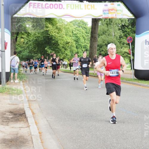 29.06.2025 - hella hamburg halbmarathon MichiJ http://msf.ph/oto/8279314 29.06.2025 10:31:58 Zwischen KM18-KM19 3109, 3124, 11469, 14667, 14798, 14861, 15862, 15932, 16105, 16301, 16314, 16547, 16677, 18775 meine-sportfotos.de
