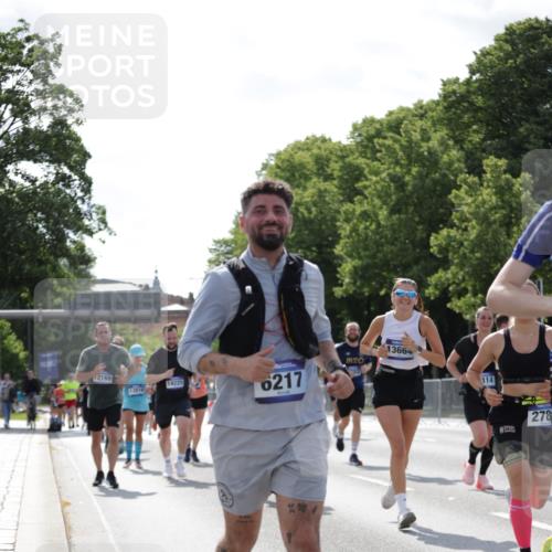 29.06.2025 - hella hamburg halbmarathon Jannik Wohlers http://msf.ph/oto/8279357 29.06.2025 10:02:39 Lombardsbrücke 1414, 1482, 2780, 2782, 2810, 3572, 4204, 4613, 4665, 4904, 6208, 6217, 6815, 6997, 7210, 7211, 8481, 8483, 8614, 9439, 10824, 11935, 12169, 12177, 12422, 12908, 13036, 13664, 13874, 14224, 14225, 14456, 14493, 15217, 15963, 16160, 16355, 16824, 18359, 18827 meine-sportfotos.de