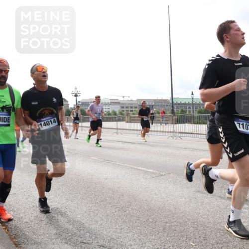 29.06.2025 - hella hamburg halbmarathon Lena Gebhardt http://msf.ph/oto/8279420 29.06.2025 10:20:26 Lombardsbrücke 14, 14014, 15481, 7101, 5811, 1011, 1046, 1069, 1110, 1115, 1471, 1474, 2053, 2064, 2101, 2325, 2478, 2834, 3278, 3434, 3733, 3781, 3842, 4154, 4166, 4288, 4422, 4585, 4614, 4737, 4739, 4754, 4869, 5181, 5397, 5556, 5625, 5659, 5811, 5812, 5831, 5937, 6951, 7018, 7101, 7131, 7519, 7739, 7744, 7808, 8025, 8387, 8462, 8588, 8738, 9136, 9196, 9722, 9735, 9873, 10041, 10414, 10550, 10595, 10613, 10647, 10701, 10754, 11028, 11100, 11603, 11835, 11995 meine-sportfotos.de