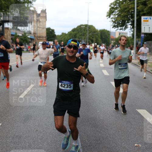 29.06.2025 - hella hamburg halbmarathon Yannick Fuchs http://msf.ph/oto/8279423 29.06.2025 10:37:23 20KM 1353, 1675, 1735, 2653, 4229, 4235, 5011, 5124, 5477, 7035, 7734, 9364, 9371, 9534, 9833, 10251, 11177, 11907, 12839, 13746, 13807, 14226, 14447, 14560, 14813, 15255, 15297, 15301, 15328, 15535, 15706, 15851, 15921, 16333, 16677, 17177, 17733, 17911, 18004, 18274, 18275, 18304, 18632, 18659, 18680, 18987 meine-sportfotos.de