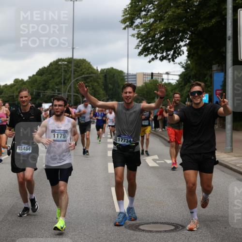 29.06.2025 - hella hamburg halbmarathon Yannick Fuchs http://msf.ph/oto/8279440 29.06.2025 10:49:38 20KM 1179, 1193, 1834, 2612, 3037, 3058, 3668, 4249, 5643, 5672, 6569, 6591, 6924, 7147, 7221, 7594, 7976, 8255, 8573, 8691, 9361, 9562, 10582, 11039, 11231, 12196, 12545, 13234, 13236, 13470, 13474, 14365, 15184, 15300, 15484, 15584, 15818, 15884, 16176, 16213, 16401, 16521, 16609, 16786, 17133, 17259, 17615, 17640, 17642, 17734, 17940, 18064, 18212, 18290, 18340, 18495, 18741, 18746, 18835, 19047, 19120 meine-sportfotos.de