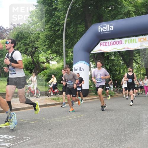 29.06.2025 - hella hamburg halbmarathon KatJ http://msf.ph/oto/8279570 29.06.2025 10:40:38 Zwischen KM18-KM19 3334, 3999, 6723, 7232, 7918 meine-sportfotos.de