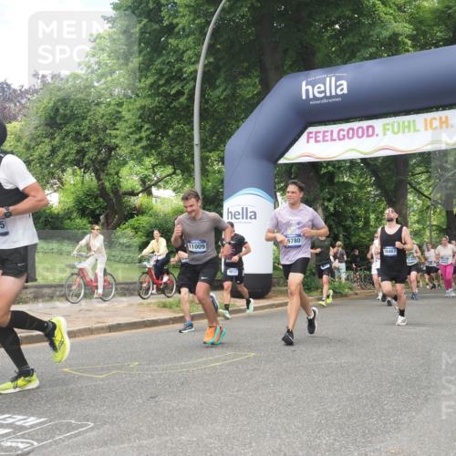 29.06.2025 - hella hamburg halbmarathon KatJ http://msf.ph/oto/8279605 29.06.2025 10:40:38 Zwischen KM18-KM19 3334, 3999, 6723, 7232, 7918 meine-sportfotos.de