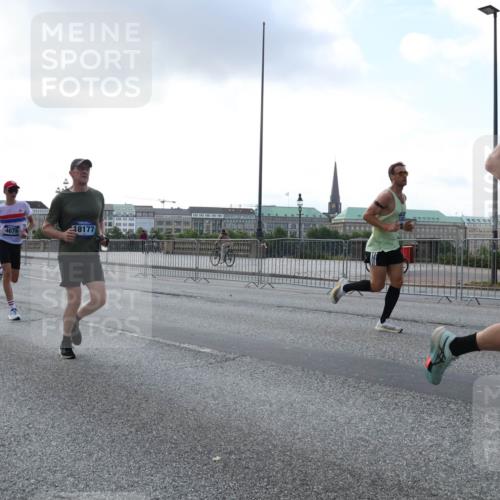 29.06.2025 - hella hamburg halbmarathon Lena Gebhardt http://msf.ph/oto/8279610 29.06.2025 09:45:30 Lombardsbrücke 4679, 13618, 18177, 26, 57, 1686, 1707, 1758, 1990, 2689, 2746, 3043, 4050, 4129, 4679, 4698, 4749, 5070, 5328, 5746, 5826, 6358, 6781, 7272, 7389, 7481, 7651, 7723, 7965, 8190, 8209, 8883, 9137, 9381, 9571, 9634, 10017, 10171, 10486, 10876, 11120, 11169, 11413, 11857, 12049, 12234, 12308, 12595, 12691, 12900, 12988, 13066, 13618, 14028, 14140, 14289, 15672, 15883, 16157, 16713, 16818, 17428 meine-sportfotos.de
