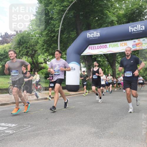 29.06.2025 - hella hamburg halbmarathon KatJ http://msf.ph/oto/8279693 29.06.2025 10:40:39 Zwischen KM18-KM19 3334, 3999, 6723, 7918 meine-sportfotos.de