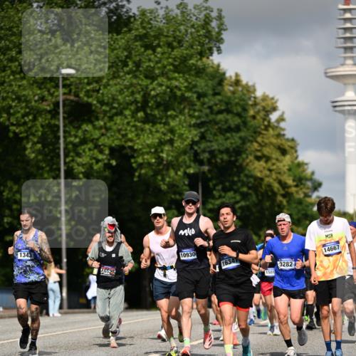 29.06.2025 - hella hamburg halbmarathon Dr. Thomas Lammeyer http://msf.ph/oto/8279753 29.06.2025 09:53:12 Kennedybrücke 1343, 1445, 1800, 1975, 2324, 2573, 2750, 2949, 3116, 3136, 3282, 3431, 4148, 4303, 4425, 4766, 5248, 5648, 5889, 6123, 6149, 7035, 7229, 8358, 8370, 8465, 9264, 9265, 9296, 9914, 10930 meine-sportfotos.de