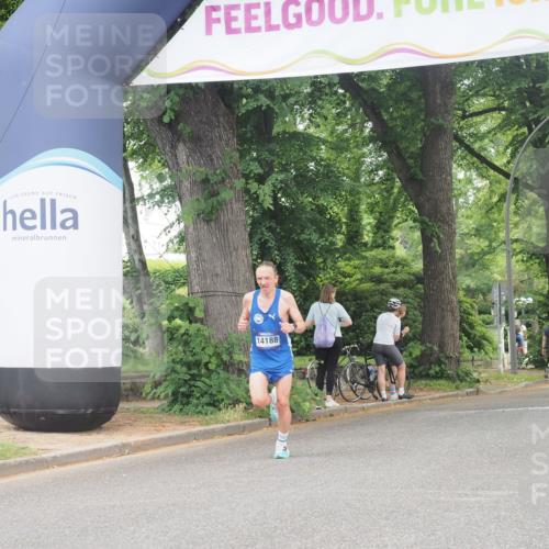 29.06.2025 - hella hamburg halbmarathon KatJ http://msf.ph/oto/8279782 29.06.2025 10:10:22 Zwischen KM18-KM19  meine-sportfotos.de