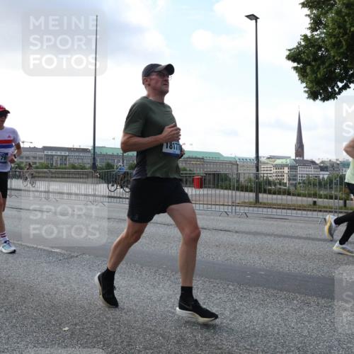 29.06.2025 - hella hamburg halbmarathon Lena Gebhardt http://msf.ph/oto/8279846 29.06.2025 09:45:31 Lombardsbrücke 4679, 18177, 57, 1686, 1707, 1758, 1990, 2689, 2746, 3043, 4050, 4129, 4679, 4698, 4749, 5070, 5328, 5550, 5746, 5826, 6358, 6781, 7272, 7389, 7481, 7651, 7723, 7965, 8190, 8209, 8883, 9137, 9381, 9571, 9634, 10017, 10171, 10486, 10876, 11120, 11169, 11413, 11857, 12049, 12234, 12308, 12595, 12691, 12900, 12988, 13066, 13618, 14028, 14140, 14289, 15672, 15883, 16157, 16713, 16818, 17428 meine-sportfotos.de