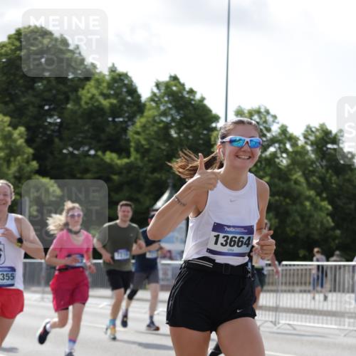 29.06.2025 - hella hamburg halbmarathon Jannik Wohlers http://msf.ph/oto/8279866 29.06.2025 10:02:41 Lombardsbrücke 1414, 1482, 2780, 2782, 2810, 3572, 4204, 4613, 6208, 6217, 6997, 7210, 7211, 7706, 8614, 9439, 10824, 11935, 12169, 12177, 12422, 12908, 13036, 13474, 13664, 13874, 14224, 14225, 14493, 15963, 16160, 16355, 16824, 18359, 18827 meine-sportfotos.de
