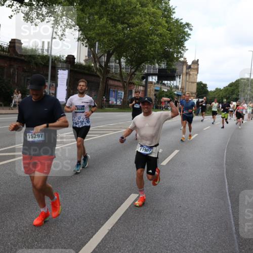 29.06.2025 - hella hamburg halbmarathon Yannick Fuchs http://msf.ph/oto/8279928 29.06.2025 10:37:24 20KM 1353, 1675, 1735, 2653, 4229, 4235, 5011, 5124, 5477, 9364, 9371, 9534, 9833, 10099, 10251, 11177, 11907, 12723, 12839, 13746, 13807, 14226, 14447, 14560, 14813, 15255, 15297, 15301, 15328, 15535, 15706, 15851, 15921, 16333, 16677, 17177, 17733, 17911, 18004, 18274, 18275, 18304, 18632, 18659, 18680, 18987 meine-sportfotos.de