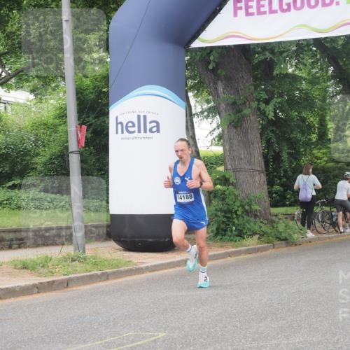 29.06.2025 - hella hamburg halbmarathon KatJ http://msf.ph/oto/8279929 29.06.2025 10:10:23 Zwischen KM18-KM19  meine-sportfotos.de