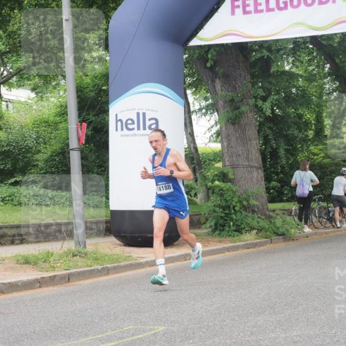 29.06.2025 - hella hamburg halbmarathon KatJ http://msf.ph/oto/8279975 29.06.2025 10:10:23 Zwischen KM18-KM19  meine-sportfotos.de
