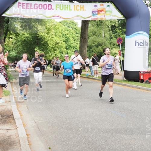 29.06.2025 - hella hamburg halbmarathon MichiJ http://msf.ph/oto/8279985 29.06.2025 10:57:39 Zwischen KM18-KM19 1213, 2110, 4007, 7881, 8055, 14679, 15214, 15531, 16323, 16938 meine-sportfotos.de