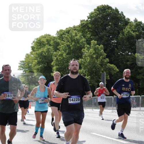 29.06.2025 - hella hamburg halbmarathon Jannik Wohlers http://msf.ph/oto/8280000 29.06.2025 10:02:43 Lombardsbrücke 1135, 1138, 1414, 1450, 1482, 2780, 2782, 2810, 3572, 4204, 4613, 6208, 6217, 7210, 7211, 7706, 8614, 9439, 10824, 12169, 12177, 12422, 13036, 13474, 13664, 13732, 13857, 13874, 14225, 14493, 16355, 16824, 18359, 18827 meine-sportfotos.de