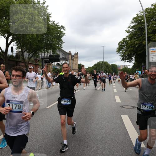 29.06.2025 - hella hamburg halbmarathon Yannick Fuchs http://msf.ph/oto/8280040 29.06.2025 10:49:40 20KM 1179, 1193, 1834, 2612, 3058, 3668, 4951, 5643, 5672, 6569, 6591, 6924, 7147, 7594, 7976, 8255, 8573, 8691, 9361, 9562, 10582, 11039, 12196, 12545, 13234, 13236, 13470, 13474, 14365, 15184, 15300, 15484, 15584, 15818, 15884, 16176, 16213, 16375, 16401, 16521, 16786, 17133, 17259, 17615, 17640, 17642, 17734, 17940, 18064, 18212, 18290, 18325, 18340, 18495, 18741, 18746, 18835, 19120, 19152 meine-sportfotos.de