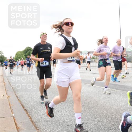29.06.2025 - hella hamburg halbmarathon Lena Gebhardt http://msf.ph/oto/8280048 29.06.2025 10:54:53 Lombardsbrücke 201, 9521, 152105, 6982, 1013, 1198, 1949, 2084, 2090, 2244, 2452, 2532, 2566, 2586, 2632, 3002, 3274, 3761, 3795, 3857, 4191, 4192, 4971, 5185, 5216, 5392, 5500, 5727, 5882, 5933, 5993, 6023, 6279, 6395, 6396, 6839, 6944, 6982, 7238, 7986, 8012, 8186, 9521, 9596, 10109, 10331, 10471, 10686, 11033, 11226, 11287, 11567, 11569, 11737, 11788, 11908, 12147, 12148, 12240, 12268, 12270, 12930, 13272, 13283, 13548, 13944, 13945, 13979, 13980, 14515 meine-sportfotos.de