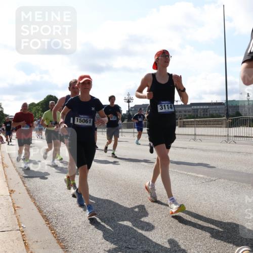 29.06.2025 - hella hamburg halbmarathon Lena Gebhardt http://msf.ph/oto/8280060 29.06.2025 09:58:03 Lombardsbrücke 9145, 9163, 15061, 3114, 1034, 1094, 1179, 1190, 1258, 1320, 1321, 1335, 1563, 1815, 1870, 2034, 2070, 2138, 2397, 2417, 2448, 2488, 2612, 2636, 2711, 2946, 3058, 3091, 3114, 3251, 3999, 4379, 4814, 4903, 5032, 5093, 5305, 5672, 5775, 6164, 6272, 6355, 6356, 6374, 6569, 6580, 6585, 6628, 6754, 6776, 6897, 7065, 7134, 7409, 7478, 7509, 7594, 7646, 7724, 7856, 7896, 7952, 7973, 7976, 8154, 8508, 8590, 9012, 9057, 9562, 9656 meine-sportfotos.de