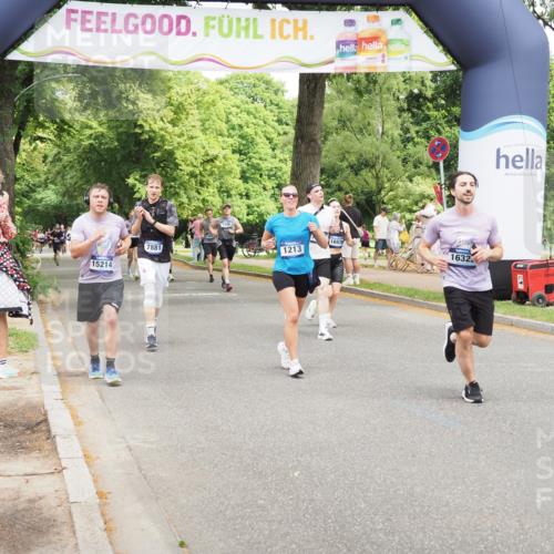 29.06.2025 - hella hamburg halbmarathon MichiJ http://msf.ph/oto/8280062 29.06.2025 10:57:39 Zwischen KM18-KM19 1213, 2110, 4007, 7881, 8055, 14679, 15214, 15531, 16323, 16938 meine-sportfotos.de