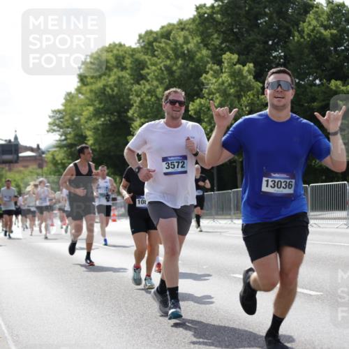 29.06.2025 - hella hamburg halbmarathon Jannik Wohlers http://msf.ph/oto/8280137 29.06.2025 10:02:45 Lombardsbrücke 1135, 1138, 1414, 1450, 1482, 2594, 2780, 2782, 2810, 3572, 4613, 6208, 6217, 7210, 7211, 7290, 7706, 7935, 8614, 9439, 10824, 12169, 12177, 12212, 12422, 13036, 13474, 13664, 13732, 13857, 13874, 14225, 14493, 16355, 16605, 16824, 18359, 18827 meine-sportfotos.de
