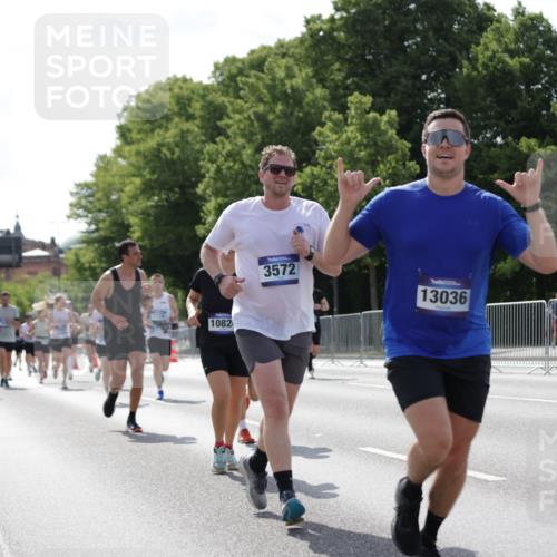 29.06.2025 - hella hamburg halbmarathon Jannik Wohlers http://msf.ph/oto/8280160 29.06.2025 10:02:45 Lombardsbrücke 1135, 1138, 1414, 1450, 1482, 2594, 2780, 2782, 2810, 3572, 4613, 6208, 6217, 7210, 7211, 7290, 7706, 7935, 8614, 9439, 10824, 12169, 12177, 12212, 12422, 13036, 13474, 13664, 13732, 13857, 13874, 14225, 14493, 16355, 16605, 16824, 18359, 18827 meine-sportfotos.de