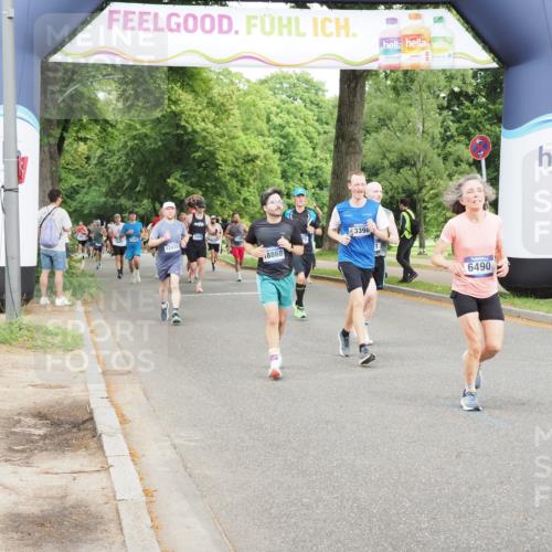 29.06.2025 - hella hamburg halbmarathon MichiJ http://msf.ph/oto/8280171 29.06.2025 10:32:05 Zwischen KM18-KM19 3124, 5275, 6490, 6705, 7451, 9043, 13398, 13746, 14385, 18868 meine-sportfotos.de