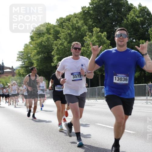 29.06.2025 - hella hamburg halbmarathon Jannik Wohlers http://msf.ph/oto/8280181 29.06.2025 10:02:45 Lombardsbrücke 1135, 1138, 1414, 1450, 1482, 2594, 2780, 2782, 2810, 3572, 4613, 6208, 6217, 7210, 7211, 7290, 7706, 7935, 8614, 9439, 10824, 12169, 12177, 12212, 12422, 13036, 13474, 13664, 13732, 13857, 13874, 14225, 14493, 16355, 16605, 16824, 18359, 18827 meine-sportfotos.de
