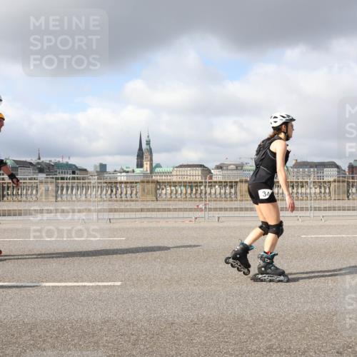 29.06.2025 - hella hamburg halbmarathon Lena Gebhardt http://msf.ph/oto/8280182 29.06.2025 09:05:03 Lombardsbrücke  meine-sportfotos.de