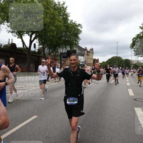29.06.2025 - hella hamburg halbmarathon Yannick Fuchs http://msf.ph/oto/8280198 29.06.2025 10:49:40 20KM 1179, 1193, 1834, 2612, 3058, 3668, 4951, 5643, 5672, 6569, 6591, 6924, 7147, 7594, 7976, 8255, 8573, 8691, 9361, 9562, 10582, 11039, 12196, 12545, 13234, 13236, 13470, 13474, 14365, 15184, 15300, 15484, 15584, 15818, 15884, 16176, 16213, 16375, 16401, 16521, 16786, 17133, 17259, 17615, 17640, 17642, 17734, 17940, 18064, 18212, 18290, 18325, 18340, 18495, 18741, 18746, 18835, 19120, 19152 meine-sportfotos.de