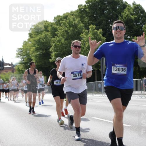 29.06.2025 - hella hamburg halbmarathon Jannik Wohlers http://msf.ph/oto/8280212 29.06.2025 10:02:45 Lombardsbrücke 1135, 1138, 1414, 1450, 1482, 2594, 2780, 2782, 2810, 3572, 4613, 6208, 6217, 7210, 7211, 7290, 7706, 7935, 8614, 9439, 10824, 12169, 12177, 12212, 12422, 13036, 13474, 13664, 13732, 13857, 13874, 14225, 14493, 16355, 16605, 16824, 18359, 18827 meine-sportfotos.de