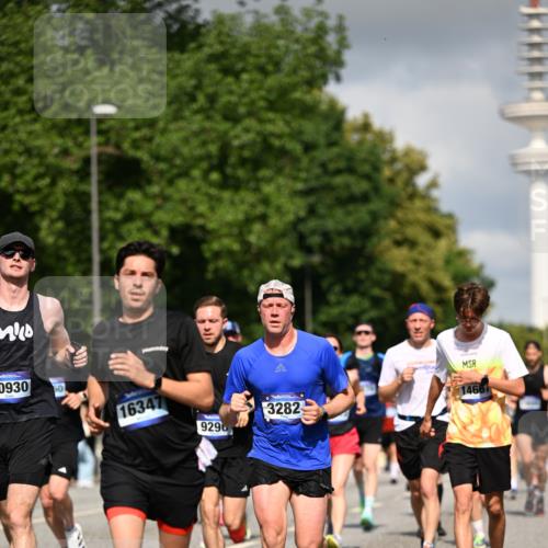 29.06.2025 - hella hamburg halbmarathon Dr. Thomas Lammeyer http://msf.ph/oto/8280214 29.06.2025 09:53:15 Kennedybrücke 1343, 1445, 1800, 1975, 2324, 2573, 2750, 2949, 3116, 3136, 3282, 3431, 4148, 4303, 4425, 5248, 5648, 5889, 6123, 6149, 6682, 7229, 7796, 8370, 8465, 9264, 9265, 9296, 9914, 10930 meine-sportfotos.de