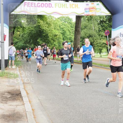 29.06.2025 - hella hamburg halbmarathon MichiJ http://msf.ph/oto/8280239 29.06.2025 10:32:05 Zwischen KM18-KM19 3124, 5275, 6490, 6705, 7451, 9043, 13398, 13746, 14385, 18868 meine-sportfotos.de
