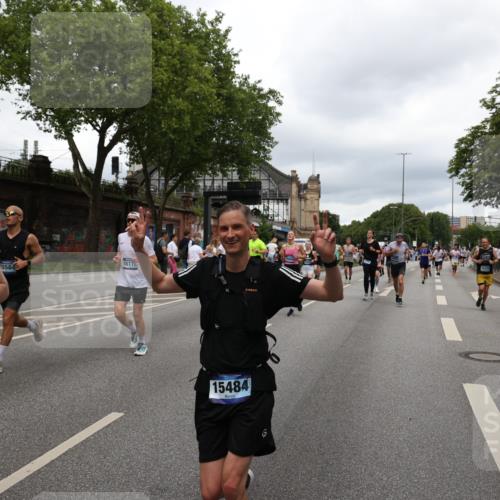 29.06.2025 - hella hamburg halbmarathon Yannick Fuchs http://msf.ph/oto/8280240 29.06.2025 10:49:40 20KM 1179, 1193, 1834, 2612, 3058, 3668, 4951, 5643, 5672, 6569, 6591, 6924, 7147, 7594, 7976, 8255, 8573, 8691, 9361, 9562, 10582, 11039, 12196, 12545, 13234, 13236, 13470, 13474, 14365, 15184, 15300, 15484, 15584, 15818, 15884, 16176, 16213, 16375, 16401, 16521, 16786, 17133, 17259, 17615, 17640, 17642, 17734, 17940, 18064, 18212, 18290, 18325, 18340, 18495, 18741, 18746, 18835, 19120, 19152 meine-sportfotos.de