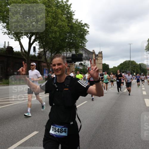 29.06.2025 - hella hamburg halbmarathon Yannick Fuchs http://msf.ph/oto/8280249 29.06.2025 10:49:41 20KM 1179, 1193, 1834, 2612, 3058, 3668, 4951, 5643, 5672, 6569, 6591, 6924, 7147, 7594, 7742, 7976, 8255, 8573, 8639, 9361, 9562, 10582, 11039, 12196, 12545, 13234, 13236, 13474, 14365, 15184, 15484, 15584, 15818, 15884, 16176, 16213, 16375, 16401, 16521, 16786, 17133, 17259, 17615, 17640, 17642, 17734, 17940, 18064, 18212, 18290, 18325, 18340, 18495, 18741, 18746, 18835, 19120, 19152 meine-sportfotos.de