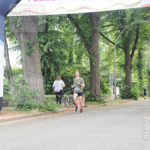 29.06.2025 - hella hamburg halbmarathon KatJ http://msf.ph/oto/8280272 29.06.2025 10:10:39 Zwischen KM18-KM19  meine-sportfotos.de