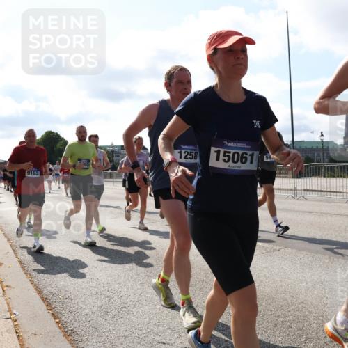 29.06.2025 - hella hamburg halbmarathon Lena Gebhardt http://msf.ph/oto/8280310 29.06.2025 09:58:04 Lombardsbrücke 9163, 65, 1258, 15061, 56, 3114, 1034, 1094, 1179, 1190, 1258, 1320, 1321, 1335, 1563, 1815, 1870, 2034, 2070, 2138, 2397, 2417, 2448, 2488, 2612, 2636, 2711, 2946, 3058, 3091, 3114, 3251, 3999, 4379, 4814, 4903, 5032, 5093, 5305, 5672, 5775, 6164, 6272, 6355, 6356, 6374, 6569, 6580, 6585, 6628, 6754, 6776, 6897, 7065, 7134, 7409, 7478, 7509, 7594, 7646, 7724, 7856, 7896, 7952, 7973, 7976, 8154, 8508, 8590, 9012, 9057, 9562, 9656, 10084 meine-sportfotos.de