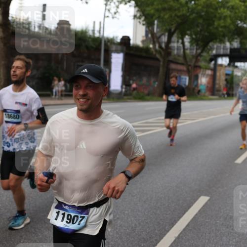 29.06.2025 - hella hamburg halbmarathon Yannick Fuchs http://msf.ph/oto/8280344 29.06.2025 10:37:25 20KM 1353, 1675, 1735, 2653, 4229, 4235, 5011, 5124, 5477, 9364, 9371, 9534, 10099, 10251, 11177, 11907, 12723, 12839, 13746, 13807, 14226, 14447, 14560, 14813, 15255, 15297, 15301, 15328, 15535, 15706, 15851, 15921, 16333, 16677, 17733, 17911, 18004, 18274, 18275, 18304, 18632, 18659, 18680, 18987 meine-sportfotos.de