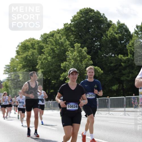 29.06.2025 - hella hamburg halbmarathon Jannik Wohlers http://msf.ph/oto/8280356 29.06.2025 10:02:47 Lombardsbrücke 1135, 1138, 1414, 1450, 1482, 2594, 2619, 2780, 2782, 2810, 3572, 4613, 6208, 6217, 7210, 7211, 7290, 7706, 7935, 8614, 9439, 10824, 12169, 12177, 12211, 12212, 12422, 12843, 13036, 13474, 13664, 13732, 13857, 13874, 14225, 14493, 16355, 16605, 16824, 18359, 18827 meine-sportfotos.de