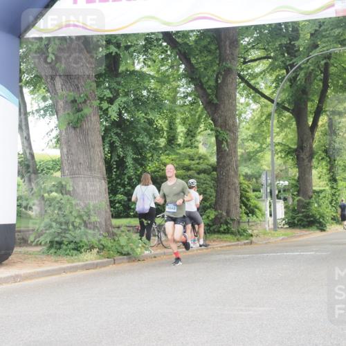 29.06.2025 - hella hamburg halbmarathon KatJ http://msf.ph/oto/8280376 29.06.2025 10:10:39 Zwischen KM18-KM19  meine-sportfotos.de