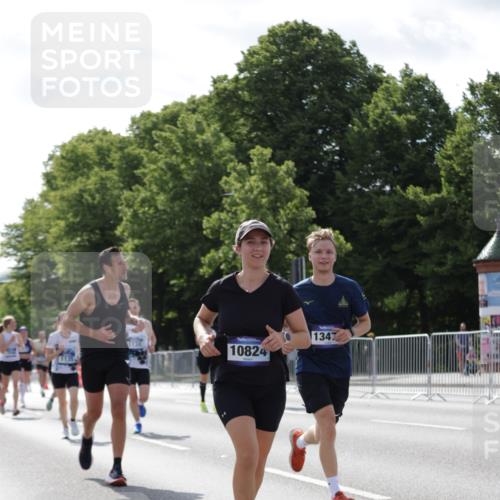 29.06.2025 - hella hamburg halbmarathon Jannik Wohlers http://msf.ph/oto/8280427 29.06.2025 10:02:47 Lombardsbrücke 1135, 1138, 1414, 1450, 1482, 2594, 2619, 2780, 2782, 2810, 3572, 4613, 6208, 6217, 7210, 7211, 7290, 7706, 7935, 8614, 9439, 10824, 12169, 12177, 12211, 12212, 12422, 12843, 13036, 13474, 13664, 13732, 13857, 13874, 14225, 14493, 16355, 16605, 16824, 18359, 18827 meine-sportfotos.de