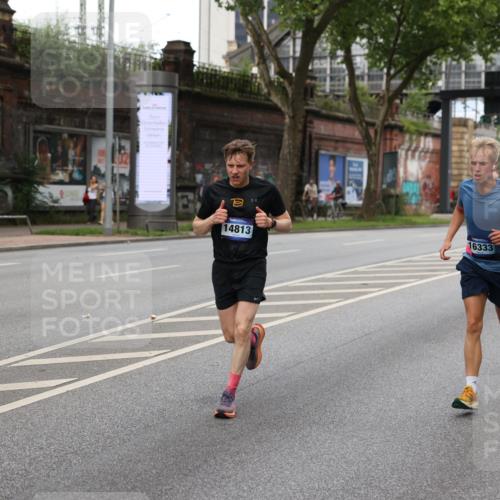 29.06.2025 - hella hamburg halbmarathon Yannick Fuchs http://msf.ph/oto/8280455 29.06.2025 10:37:26 20KM 1353, 1675, 1735, 2653, 4229, 4318, 5011, 5124, 5477, 9364, 9371, 9534, 10099, 10251, 11177, 11907, 12723, 12839, 13746, 13807, 14226, 14447, 14560, 14813, 15255, 15297, 15301, 15328, 15535, 15706, 15851, 15921, 16333, 16677, 17733, 17911, 18004, 18274, 18275, 18304, 18659, 18680, 18987, 19009 meine-sportfotos.de