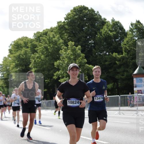 29.06.2025 - hella hamburg halbmarathon Jannik Wohlers http://msf.ph/oto/8280560 29.06.2025 10:02:47 Lombardsbrücke 1135, 1138, 1414, 1450, 1482, 2594, 2619, 2780, 2782, 2810, 3572, 4613, 6208, 6217, 7210, 7211, 7290, 7706, 7935, 8614, 9439, 10824, 12169, 12177, 12211, 12212, 12422, 12843, 13036, 13474, 13664, 13732, 13857, 13874, 14225, 14493, 16355, 16605, 16824, 18359, 18827 meine-sportfotos.de